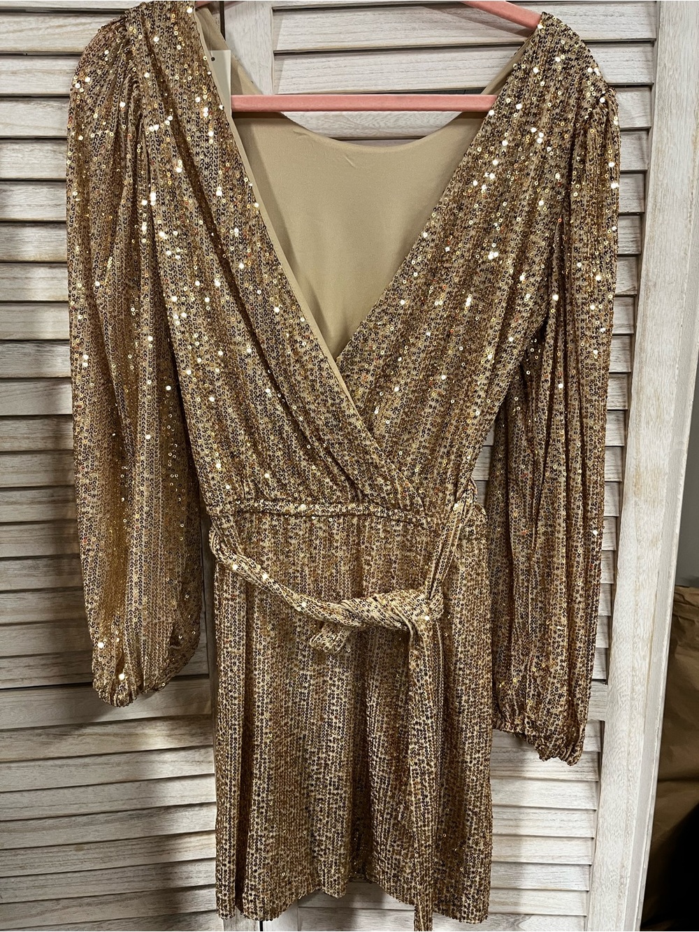 NWT Francesca’s Gold Sequin Wrap Mini Dress Long Sleeve Tie Waist Size Medium